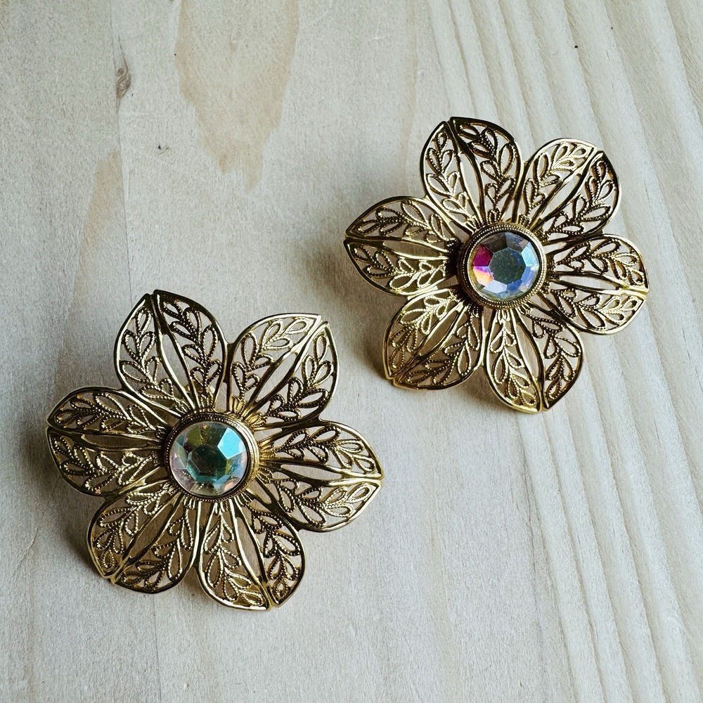 VTG Avon Post Earrings 1.75 Inch Flower Glistening Petal Gold Plated AB Filigree